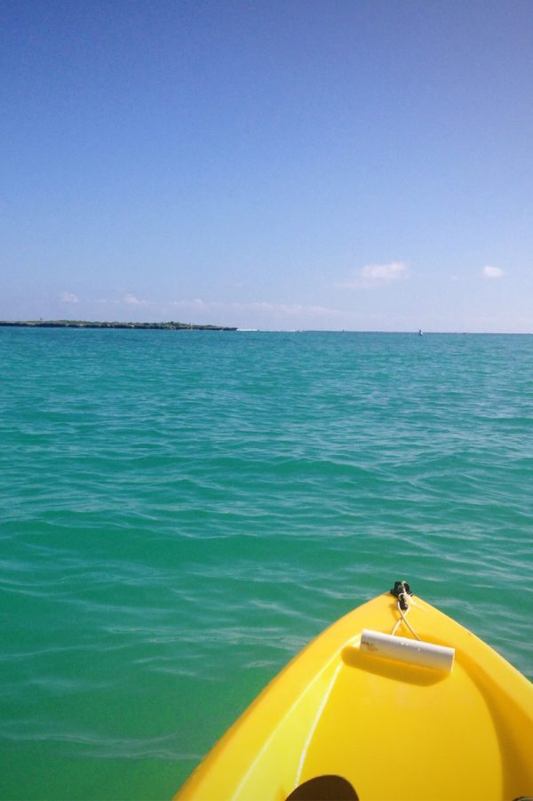無人島鶴島へ向かうためのボート